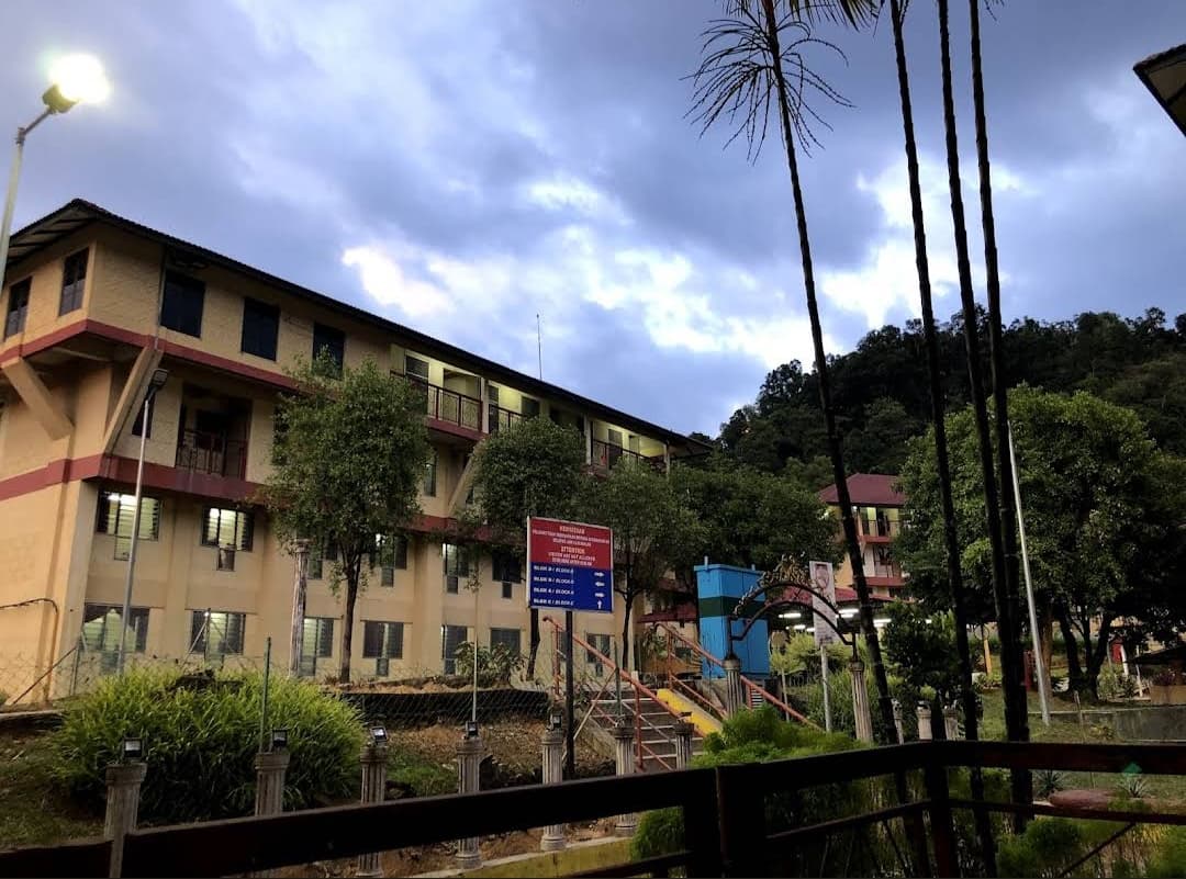 KK 10 — Tun Ahmad Zaidi