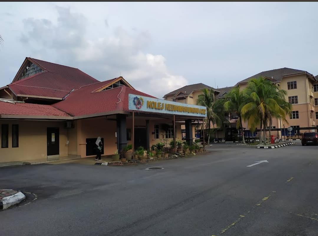 KK 11 — Ungku Aziz
